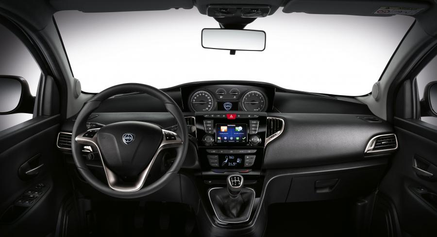 Торпедо Lancia Ypsilon (846) 2015 года  (фото 6 из 31)